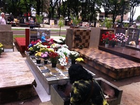 150 mil visitantes devem passar pelo Cemitério Municipal de Maringá em três dias de homenagens de finados